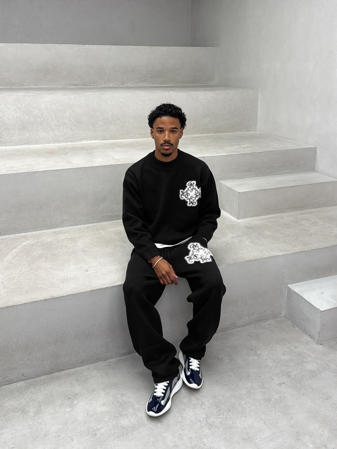 Essential 4M Knitted Joggers - Black